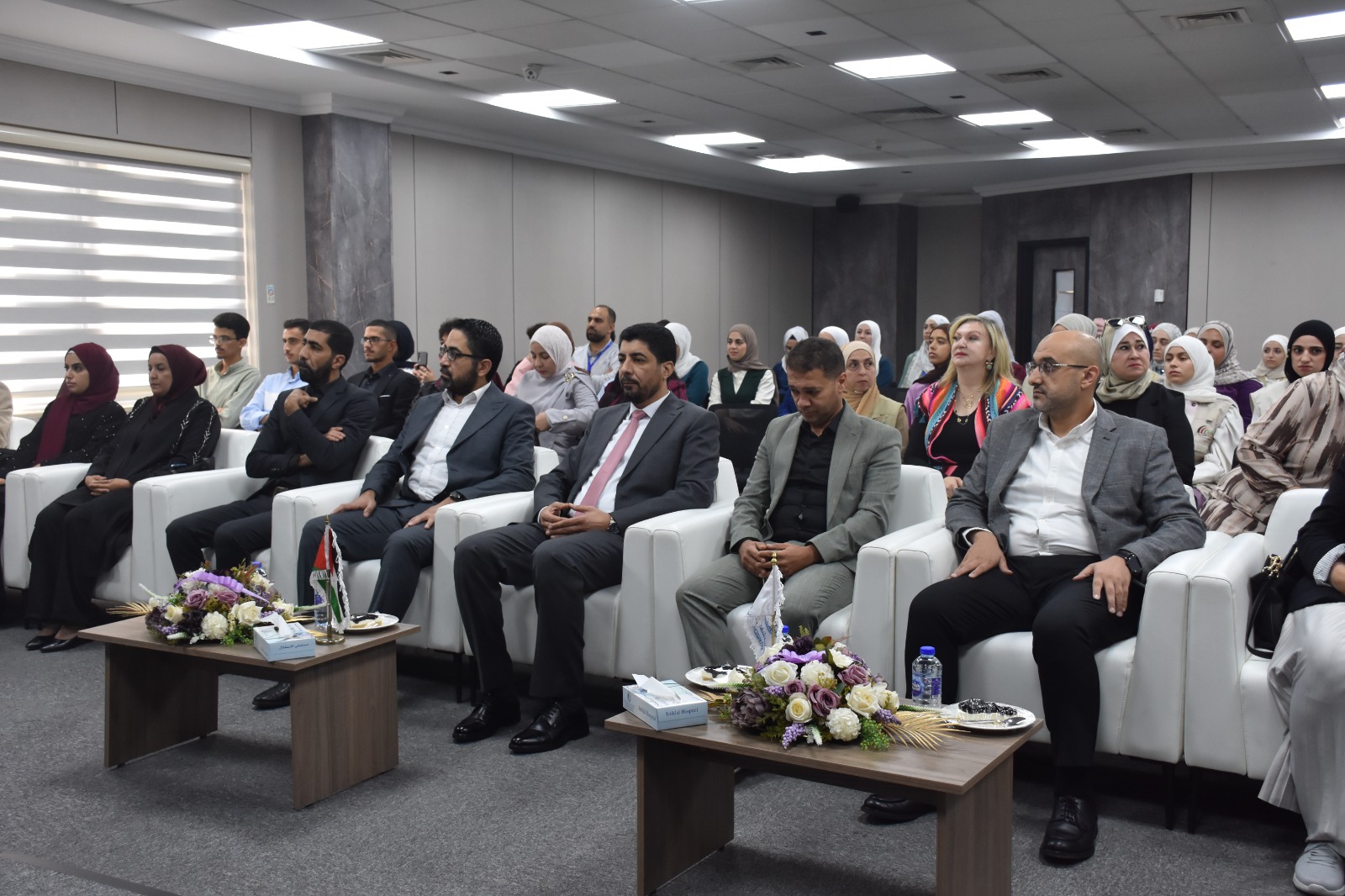 مستشفى الاستقلال ينظم يوماً توعوياً موسعاً حول الصحة النفسية