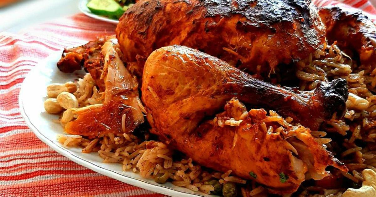 طبق "الدجاج المحشي بالأرز والمكسرات"