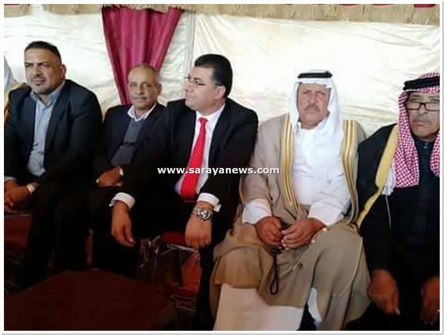 بالصور  ..  وزير الزراعة يقود جاهة لحل نزاع بين عشيرتي الحسنات و العمريين على اثر مقتل شابين بمشاجرة