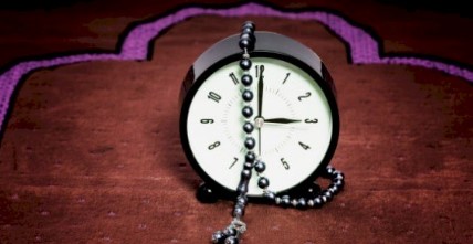 التأخر عن الصلاة في المنام