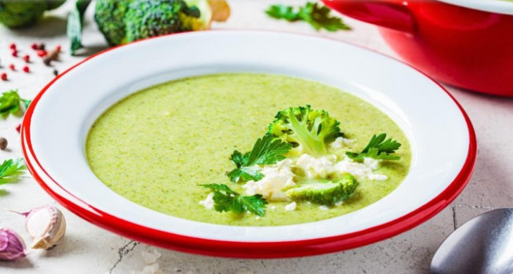 طريقة عمل شوربة البروكلي بالكريمة