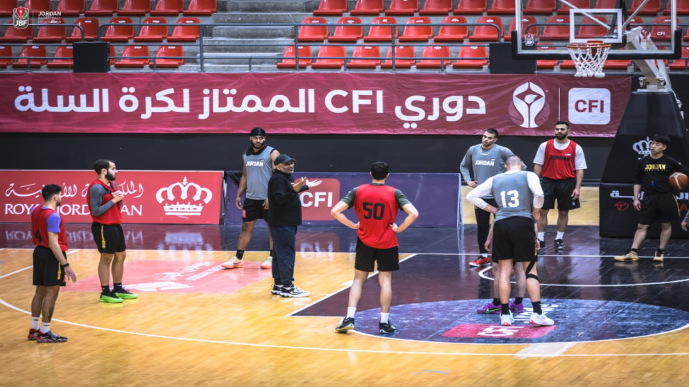 المنتخب الوطني يغادر إلى الإمارات تحضيرًا لمواجهتي إيران والعراق في التصفيات الآسيوية