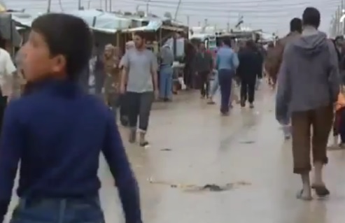 بالفيديو  ..  شارع الشانزليزيه في مخيم الزعتري