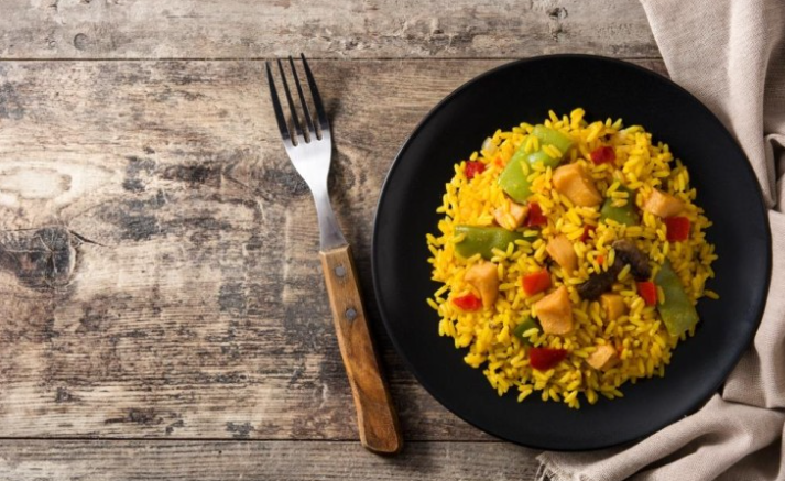 الأرز بالكاري والخضار