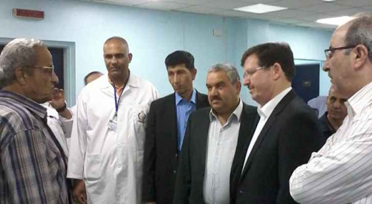 وزير الصحة يفاجئ مستشفى الاميرة بسمة في موعد الافطار