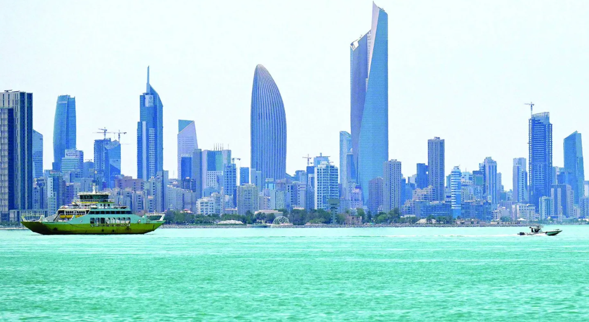 الكويت تعلن خروج عدد من خطوط النقل الكهربائية عن الخدمة