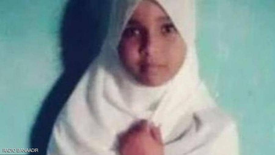 بالصور  ..  بدولة عربية  ..  إعدام مغتصبي " الطفلة عائشة" في ميدان عام رمياً بالرصاص