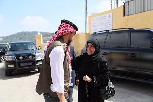 الحكومة تتواصل مع والدة الشهيد صهيب ..  وهذا ما دفعها للقاء ولي العهد ..  تفاصيل
