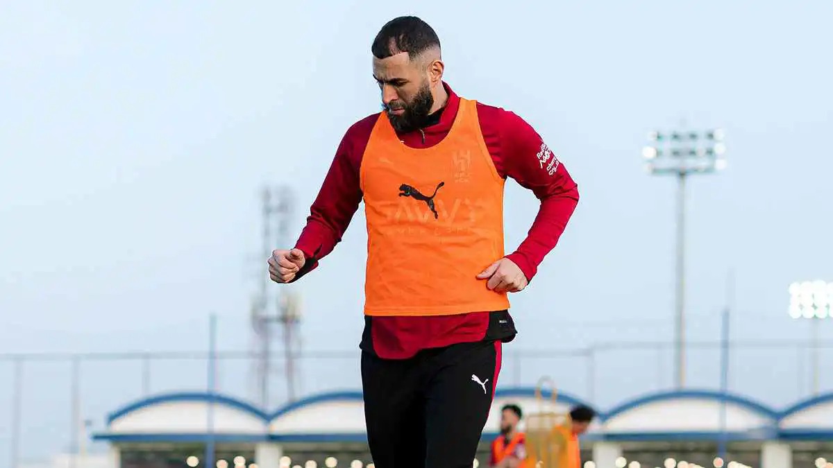 الهلال يفاضل بين أوسيمين وهاري كين لخلافة كريم بنزيما  