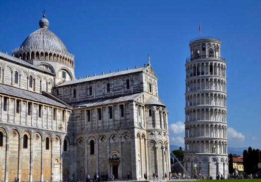 بيزا: أكثر من برج مائل وبوابة لاكتشاف توسكانا