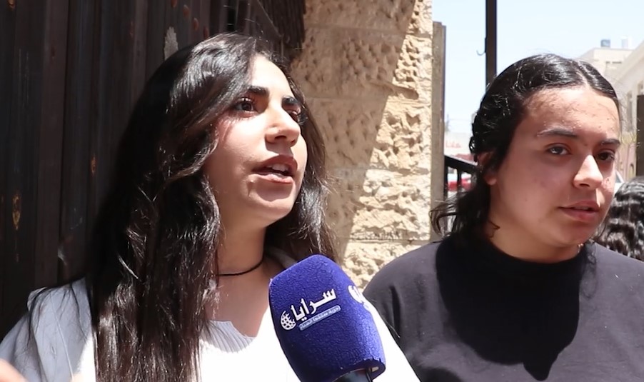 بالفيديو  ..  حالة من الرضا العام بين طلبة الثانوية العامة على امتحان الحاسوب 