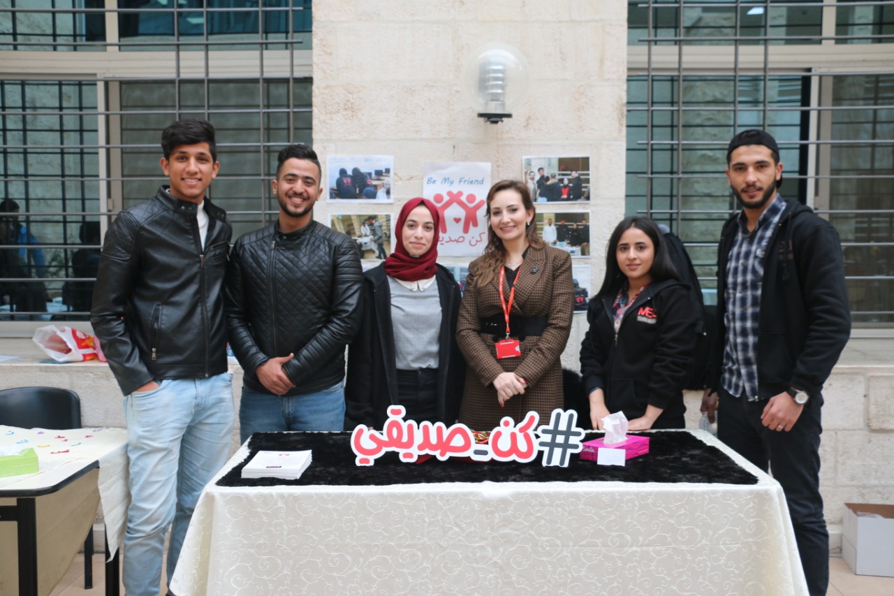 طلبة إعلام جامعة الشرق الأوسط ينفذون حملة "كن صديقي" 