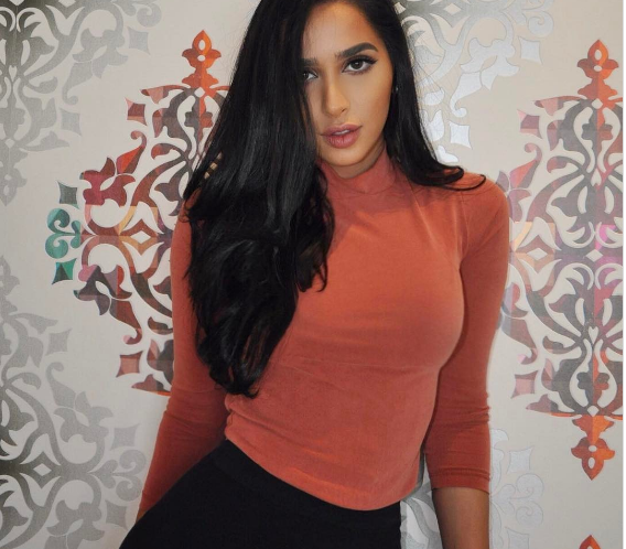 بالصور ..  تعرف على الـ فاشينيستا السعودية هلا عبدالله المعروفة بـ 'هلا هلا'