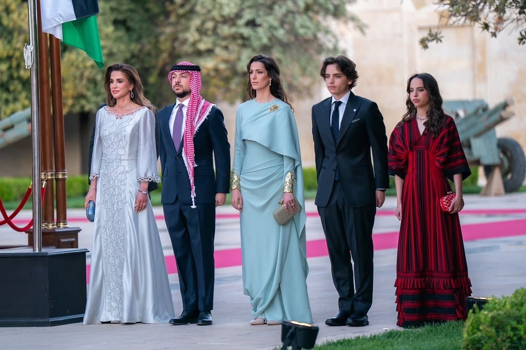  سيدات العائلة الملكية الأردنية يتألقن بإطلالات تجمع بين القصّات الراقية والتفاصيل المستوحاة من التراث