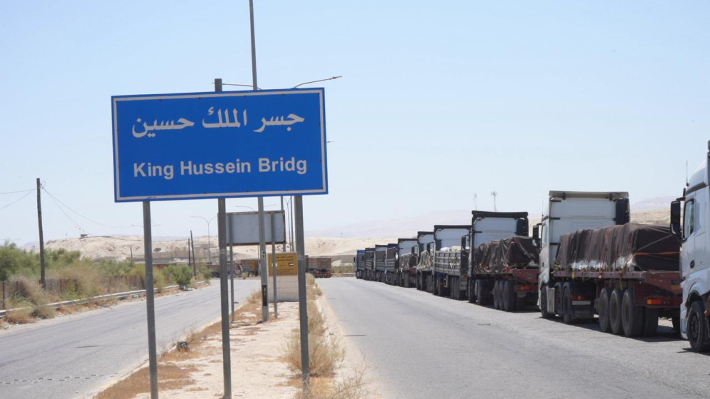 الأردن يستأنف إرسال القوافل الإغاثية إلى قطاع غزة 