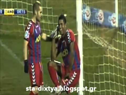 بالفيديو: لاعب يجري مكالمة هاتفية وسط الملعب احتفالاً بهدف