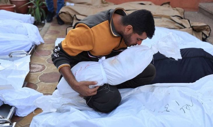 احتجاز الاحتلال جثث شهداء في غزة يثير شبهات “سرقة أعضاء”