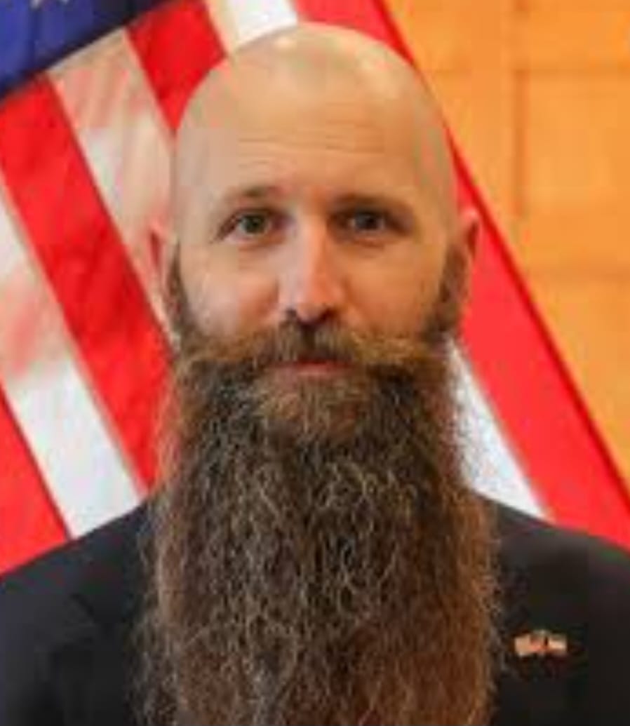 امل خضر تكتب: زيارات السفير الأمريكي الدلالات استراتيجية تتجاوز البروتوكول