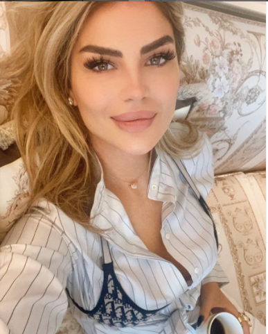 شاهد  ..  ملكة جمال لبنان تحتفل بعيد ميلادها 