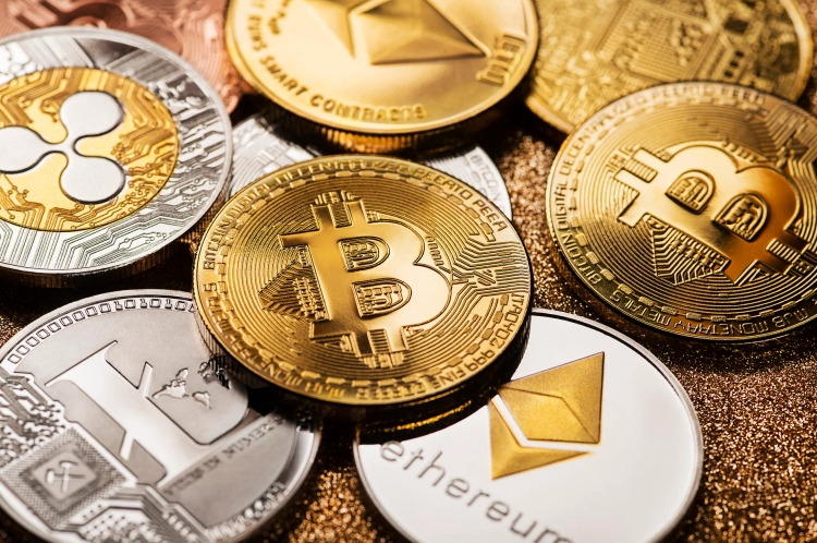 المستثمرون يبدأون العودة لعالم العملات المشفرة من جديد ..  ما السبب؟