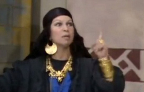 بالصور .. «الخالة آمونة» في «ريا وسكينة» والدة فنانة شهيرة جدا ..  من هي؟