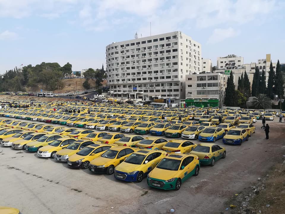 مطالب جديدة للتكسي الأصفر ..  ووزير النقل لسرايا: لا فرص لتطبيقات نقل جديدة ..  تفاصيل 