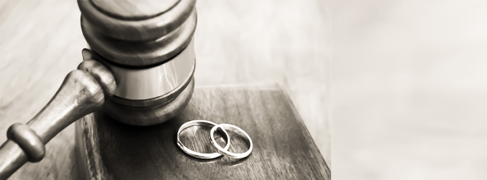 ما حكم عضل المرأة المطلقة أو الأرملة من الزواج؟ وهل يحق لها الزواج برجل آخر؟