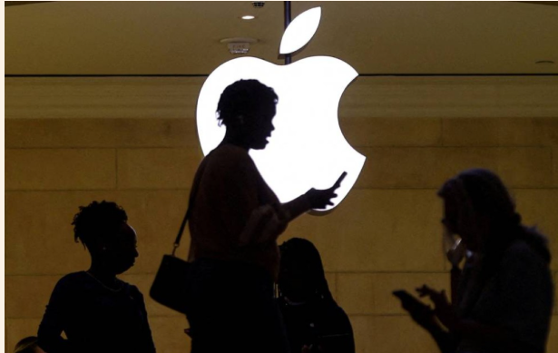 "أبل" ..  قصة غير متوقعة وراء أشهر علامة في العالم