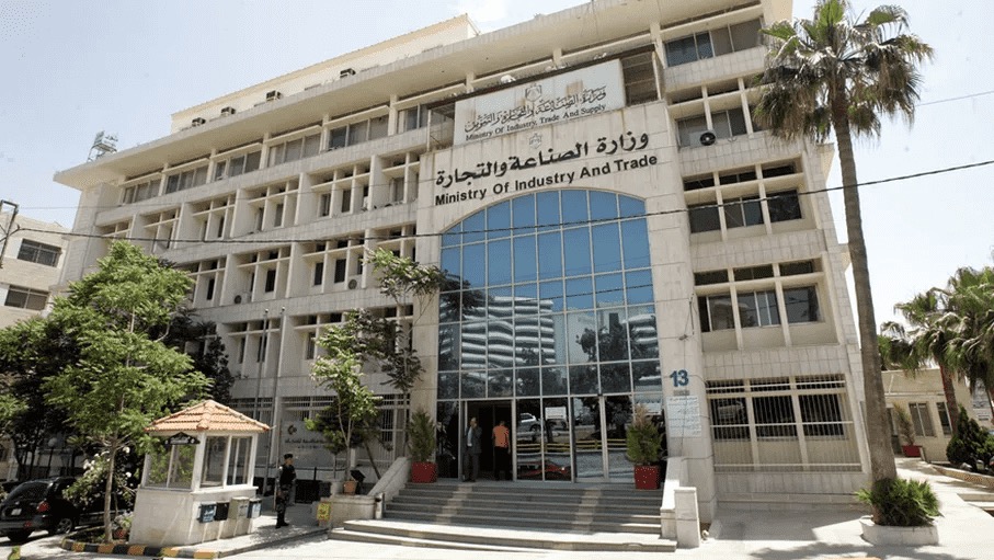 الصناعة تكثف الرقابة على الأسواق قبيل وخلال العيد