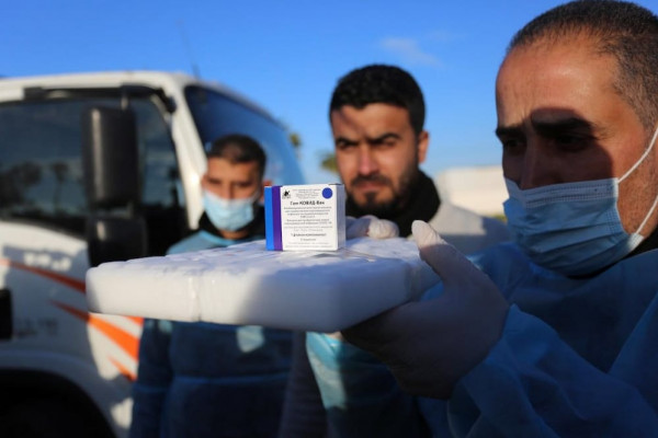 وصول 20 ألف جرعة من لقاح (سبوتنك) الروسي إلى قطاع غزة