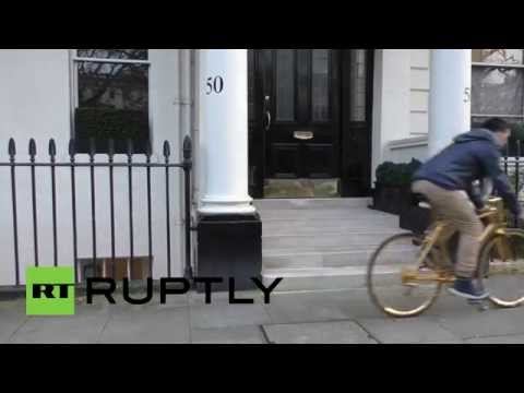 بالفيديو من بريطانيا ..  دراجة هوائية مصنوعة من الذهب سعرها أغلى من فيراري