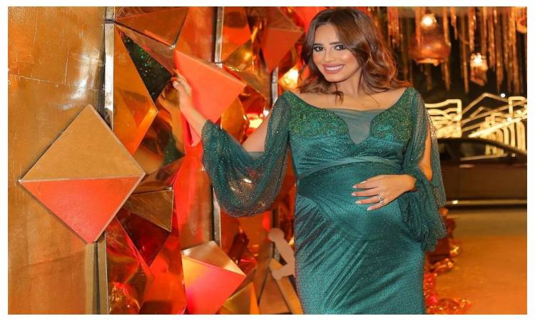 بالفيديو والصور  ..  رنا سماحة توّثق لحظة انجابها من داخل العمليات