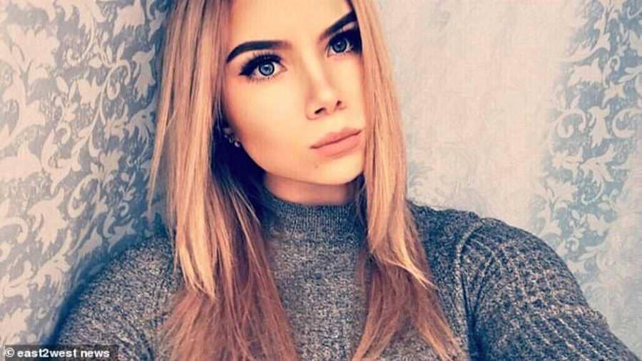 تفاصيل صادمة  ..  وفاة مراهقة روسية بسبب شاحن هاتفها 