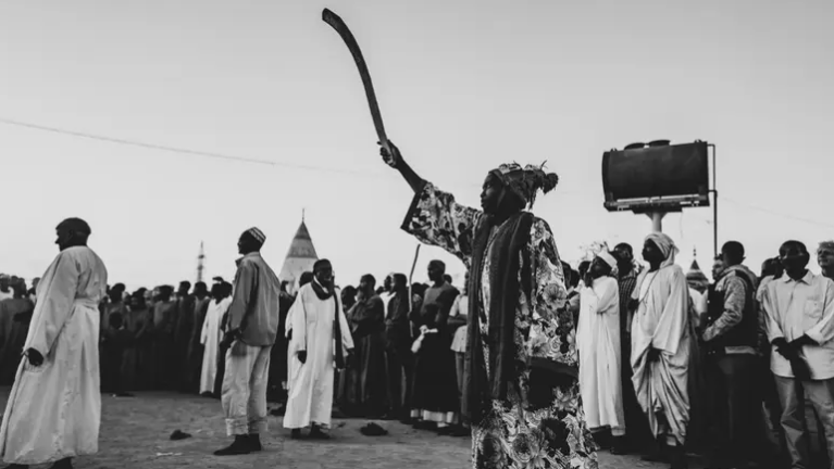 "عمرها نصف قرن" ..  أغنية تتصدر الترند بالسودان وتشعل التواصل