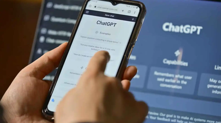 "ذاكرة الروبوت" ..  كيف تحذف سجل "ChatGPT" وتتحكم به؟