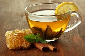 العسل والليمون والشاى أفضل الوسائل لعلاج التهاب الحلق