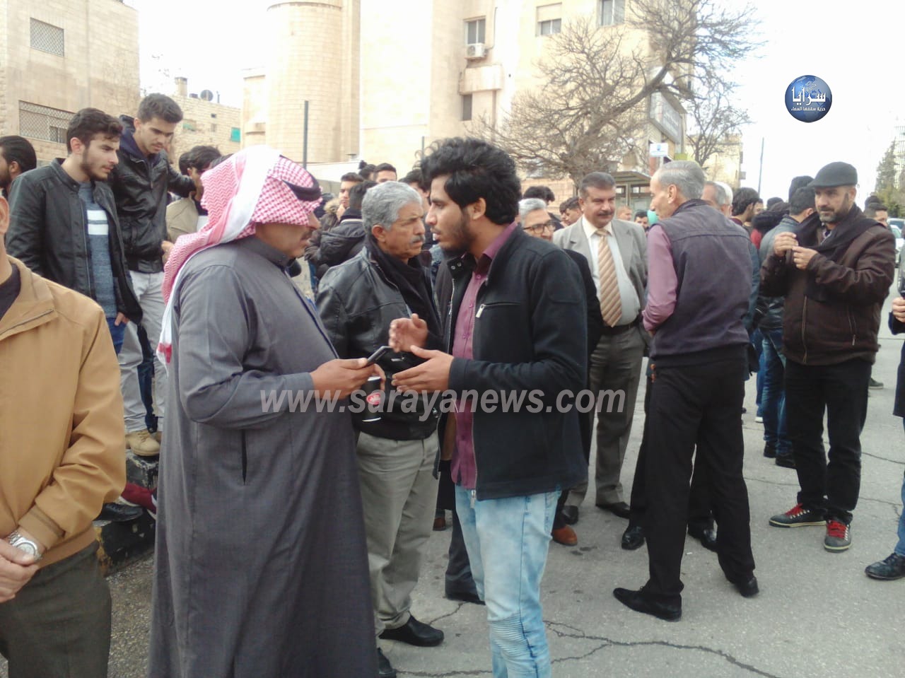 بالصور  .. اعتصام امام وزارة التربية والتعليم للطلبة الاردنيين خريجي الثانوية العامة في تركيا 