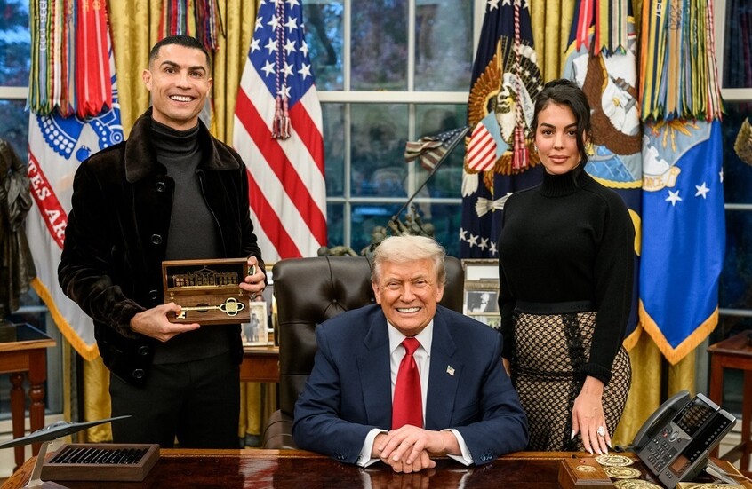 رونالدو يخرج عن صمته ..  وينشر صورا مع جورجينا وترامب