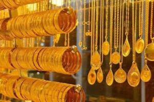 انخفاض أسعار الذهب نصف دينار محليا الأربعاء