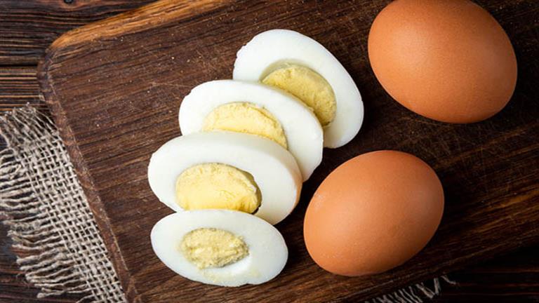 البيض والكوليسترول ..  الفكرة الشائعة تخالف الحقيقة