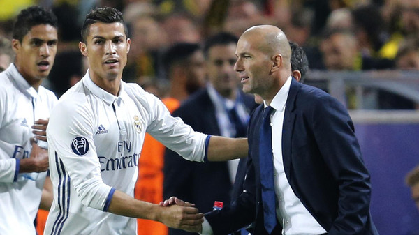 زيدان: ريال مدريد ليس بحاجة إلى لاعبين جدد