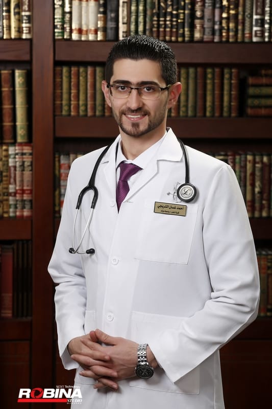 الدكتور أحمد الشربجي  ..  مبارك التخرج من كلية الطب 