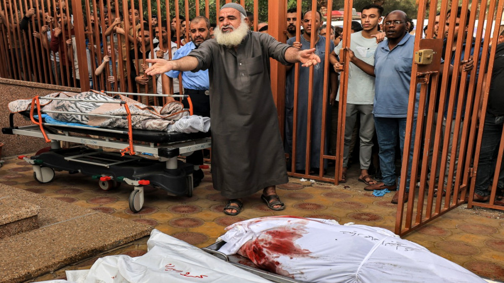 "مستشفى الشفاء": لا يمكن لأي منظومة صحية أن تتعامل مع عدد الحالات اليومية في غزة