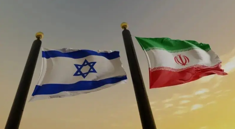 مسؤول "إسرائيلي": نرصد حدثا خطيرا في إيران