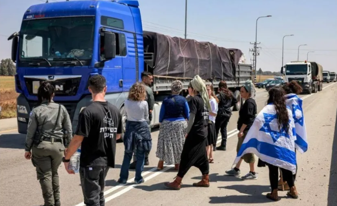 الصفدي: الحكومة الإسرائيلية تتحمل مسؤولية هجوم مستوطنين على قافلة المساعدات الأردنية