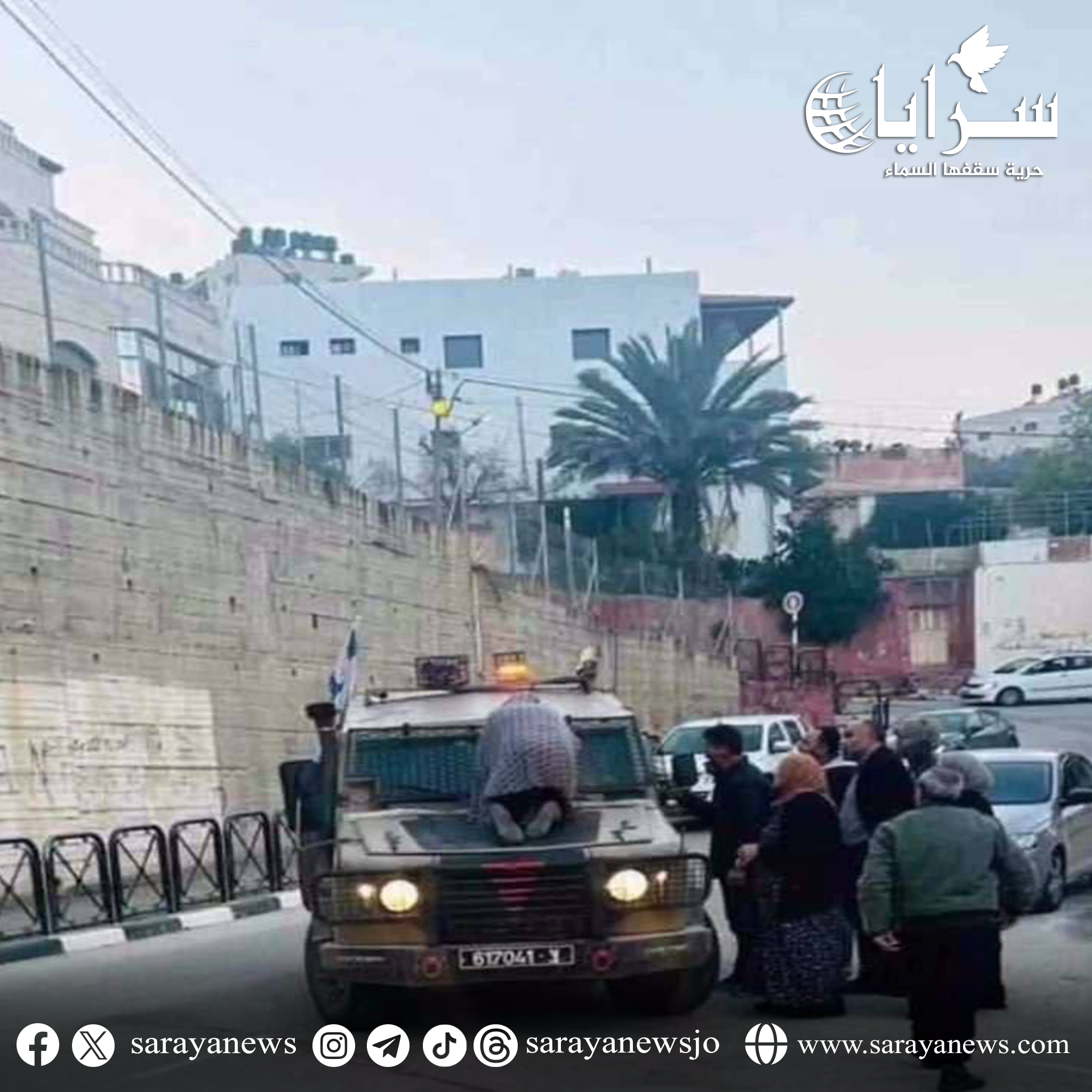أم فلسطينية توقف دورية للاحتلال بالقوة لتحرير طفليها من الاعتقال برام الله
