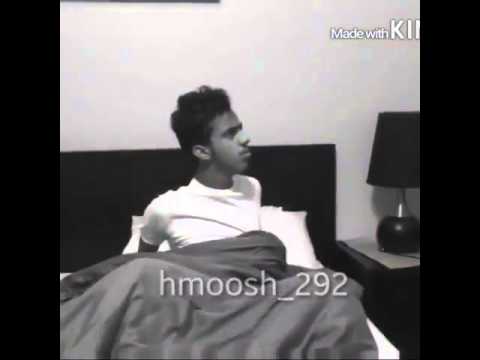 بالفيديو ..  أب يمازح ابنه "قم من النوم طلقت أمك"!