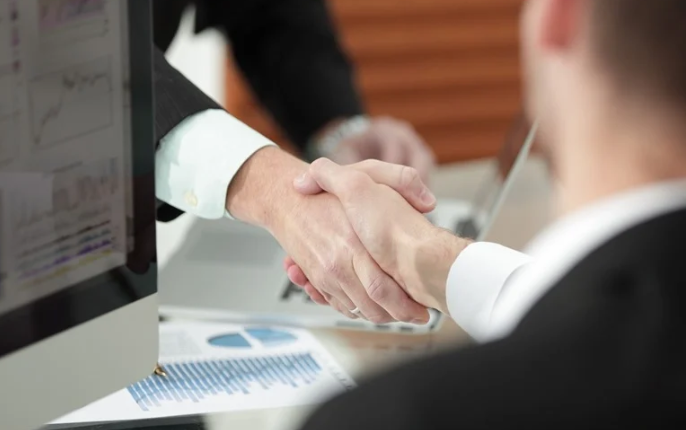  الإمارات ..  ما هي شروط ترحيل الإجازة السنوية للموظف