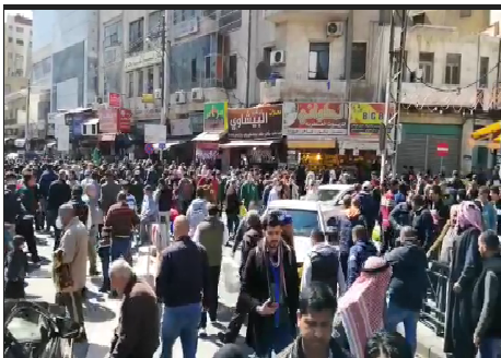 بالفيديو ..  شاهد حملة يلا عالبلد تنعش حركة التسوق والشراء من التجار المتضررين 