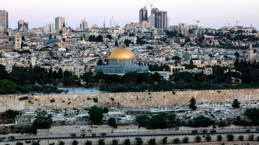 الاحتلال يمنع إقامة صلاة الجمعة غدا في المسجد الأقصى